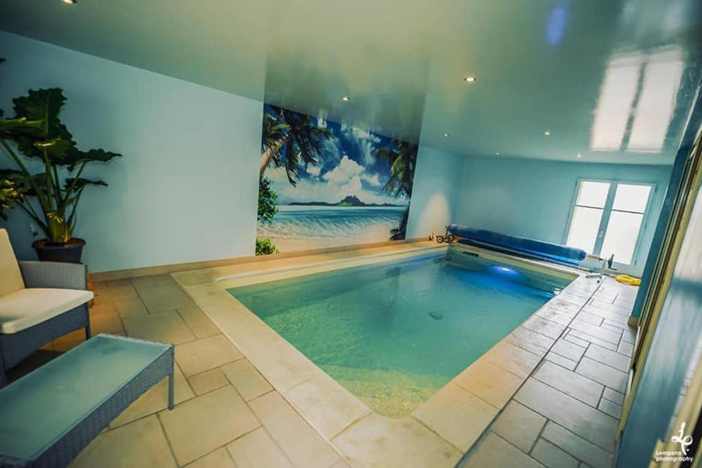 Maison Piscine Interieure Et Garage Troyes Kültér fotó