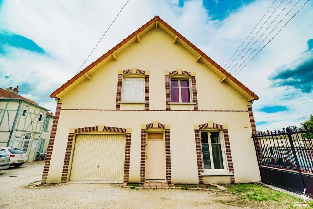 Maison Piscine Interieure Et Garage Troyes Kültér fotó