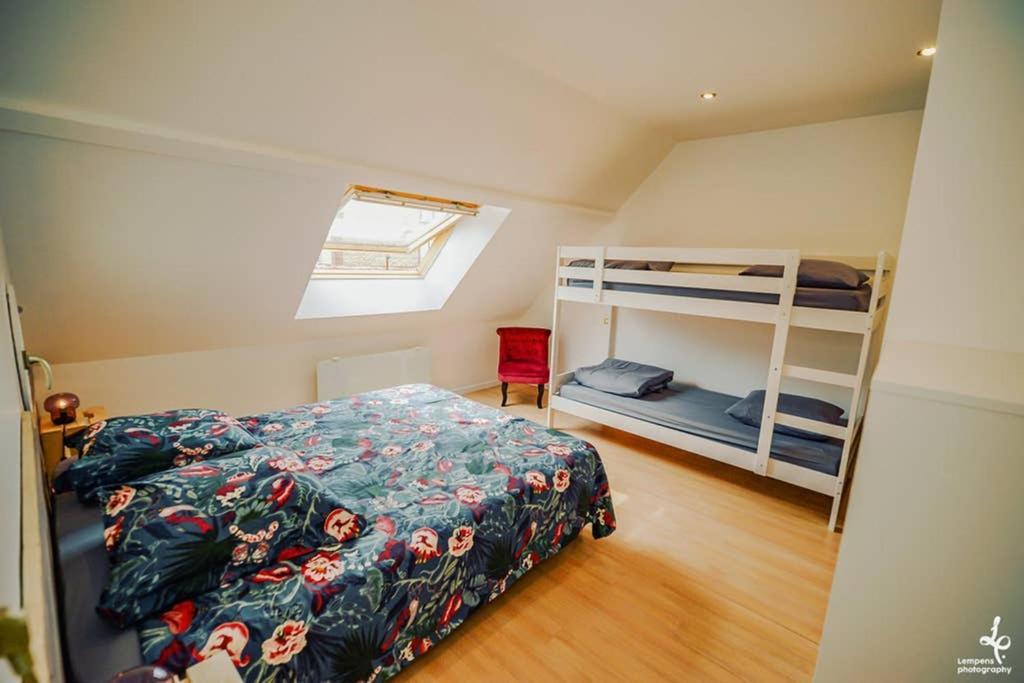 Maison Piscine Interieure Et Garage Troyes Kültér fotó